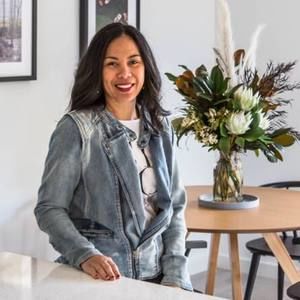 Meet your Posher, Jeanine